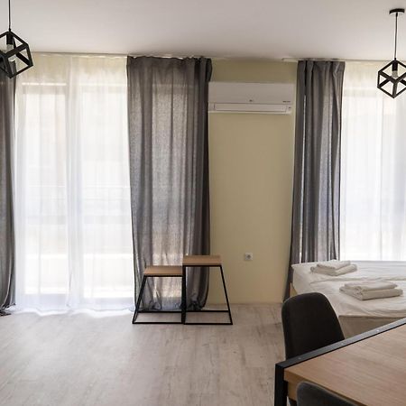 La Familia Apartments Varna Exteriör bild