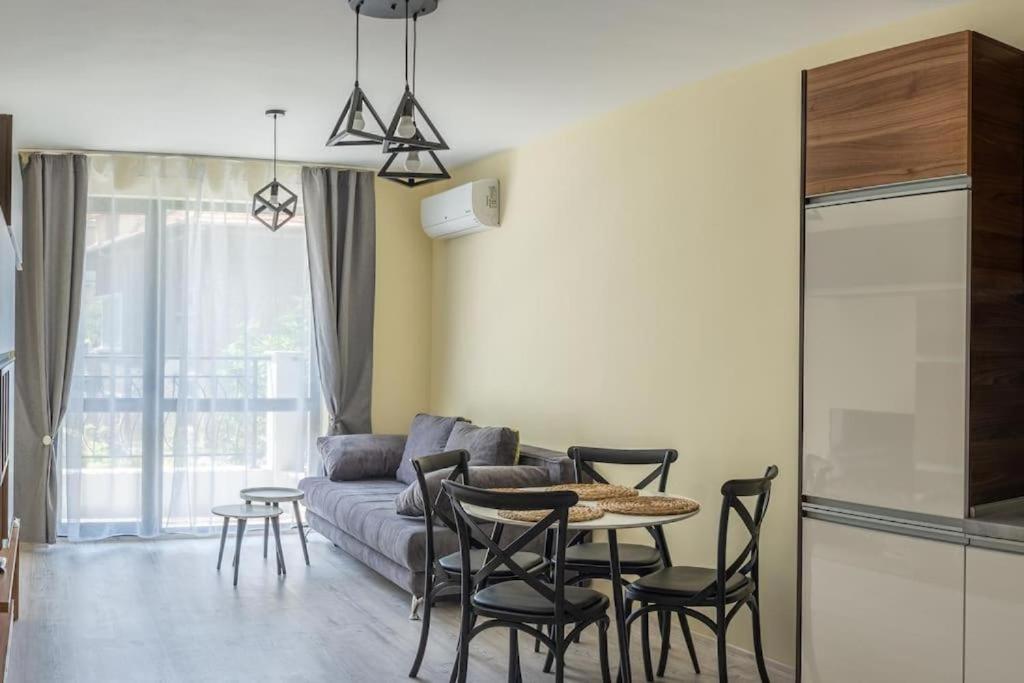 La Familia Apartments Varna Exteriör bild