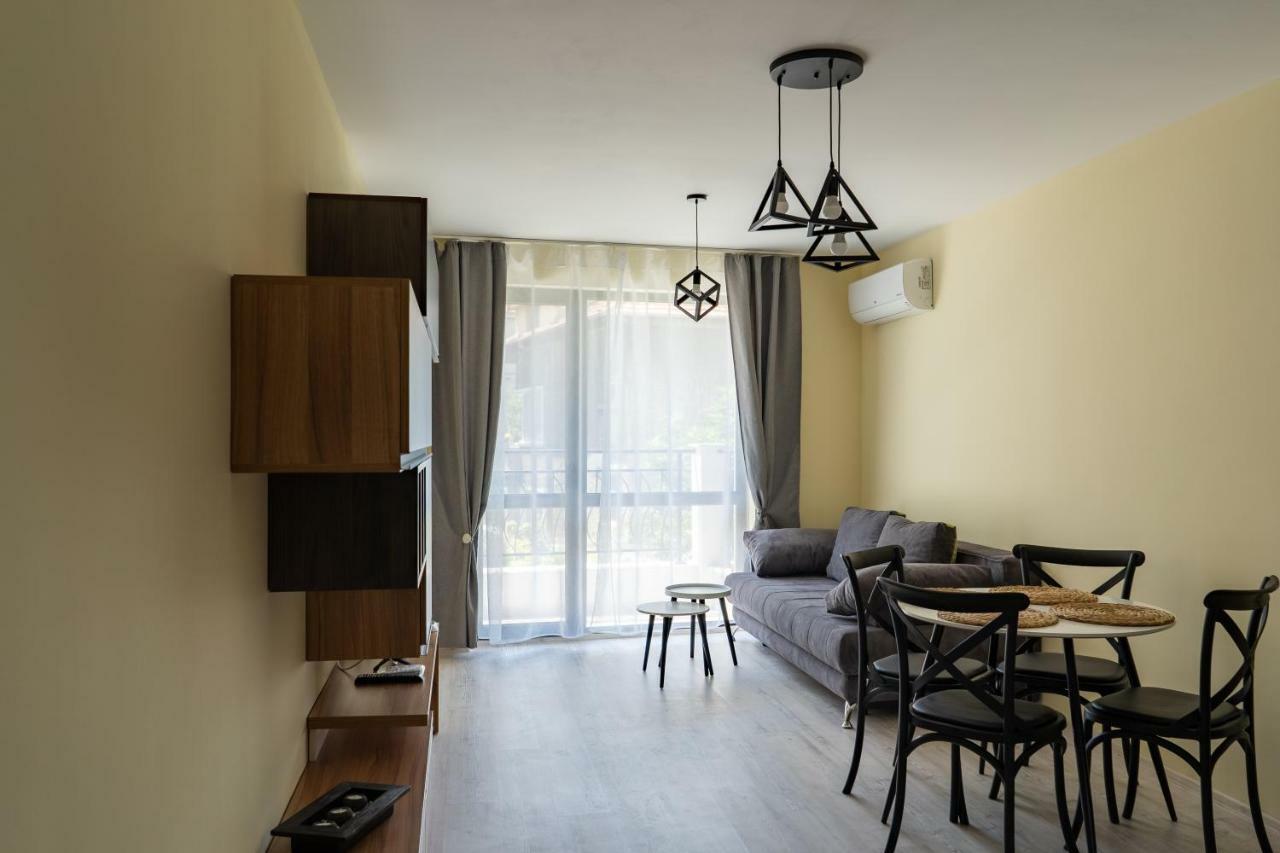 La Familia Apartments Varna Exteriör bild