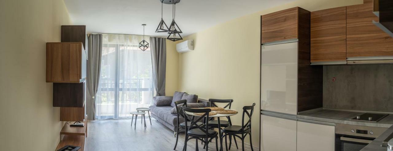 La Familia Apartments Varna Exteriör bild