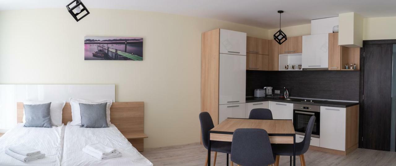 La Familia Apartments Varna Exteriör bild
