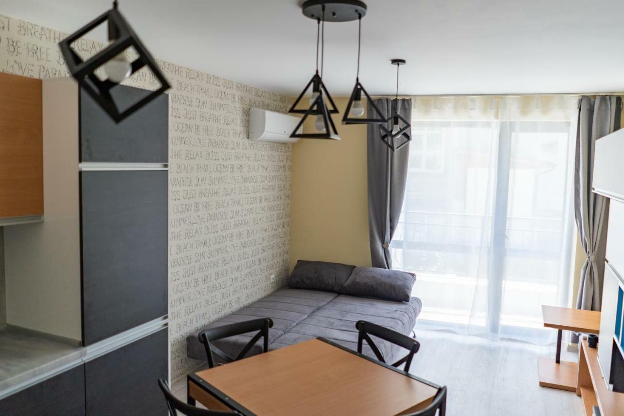 La Familia Apartments Varna Exteriör bild