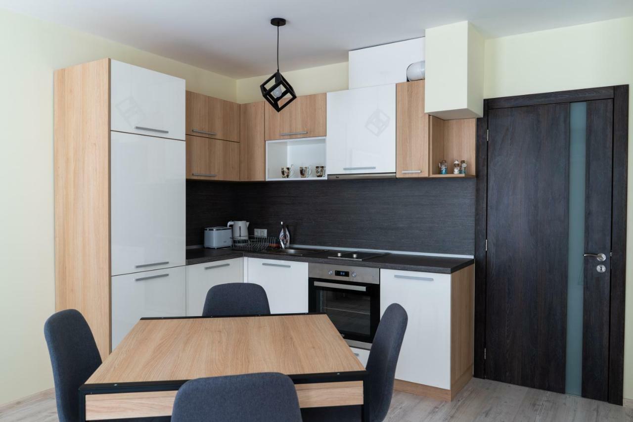 La Familia Apartments Varna Exteriör bild