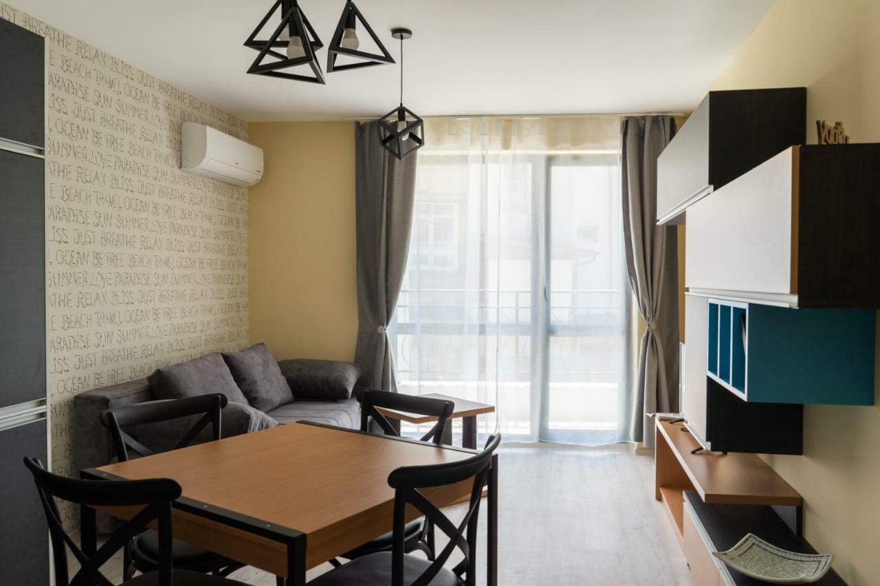 La Familia Apartments Varna Exteriör bild